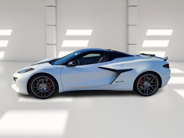 Used 2024 Chevrolet Corvette Z06 RWD image 4