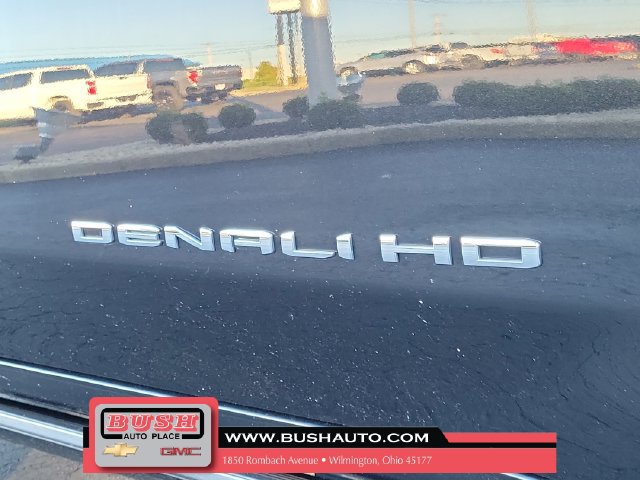 Used 2022 GMC Sierra 2500 Denali w/ Denali Black Diamond Edition AWD/4WD image 7