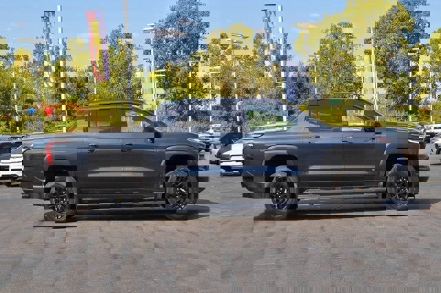 New 2025 Chevrolet Silverado EV LT image 2