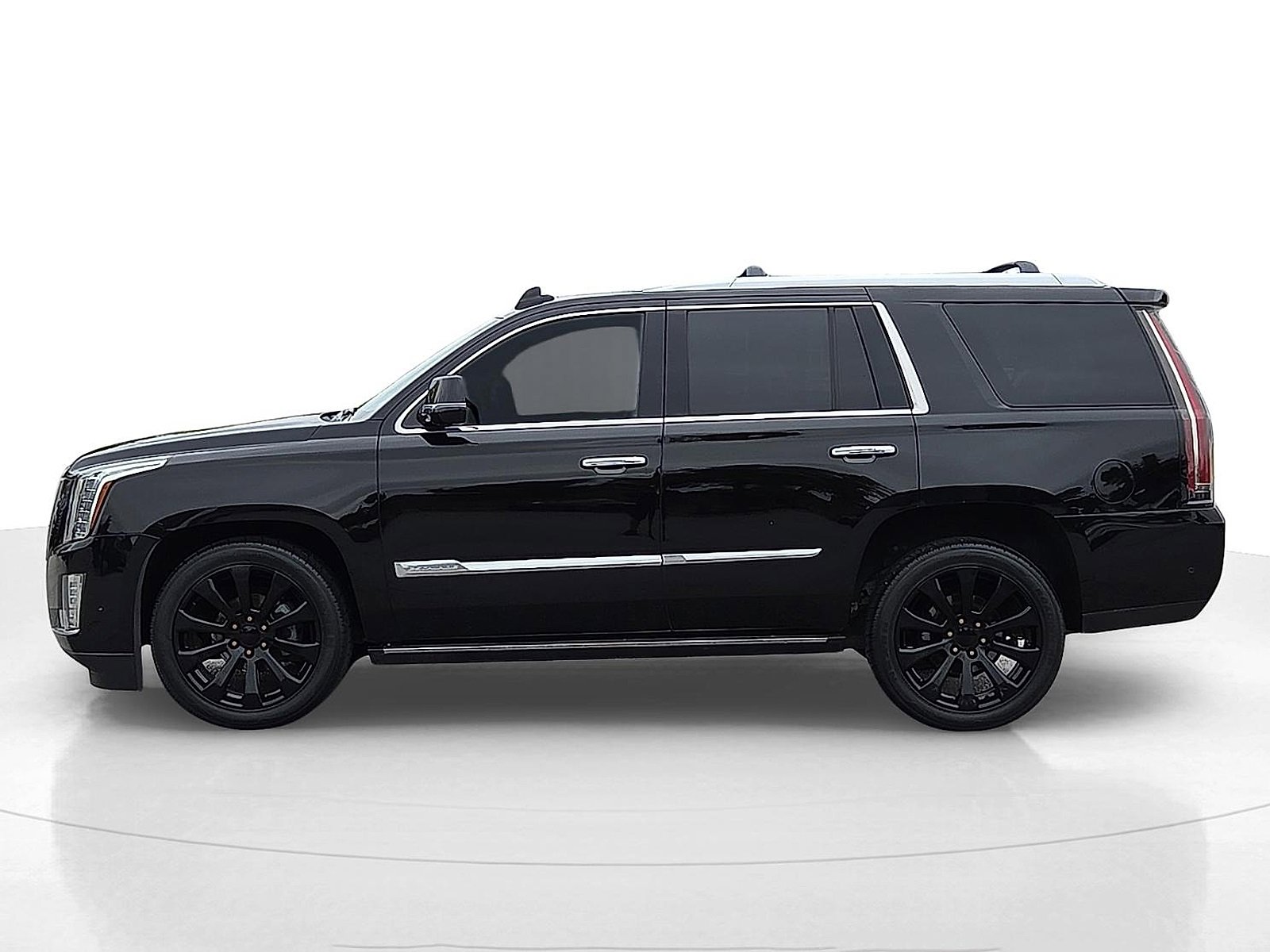 Used 2017 Cadillac Escalade Platinum image 3