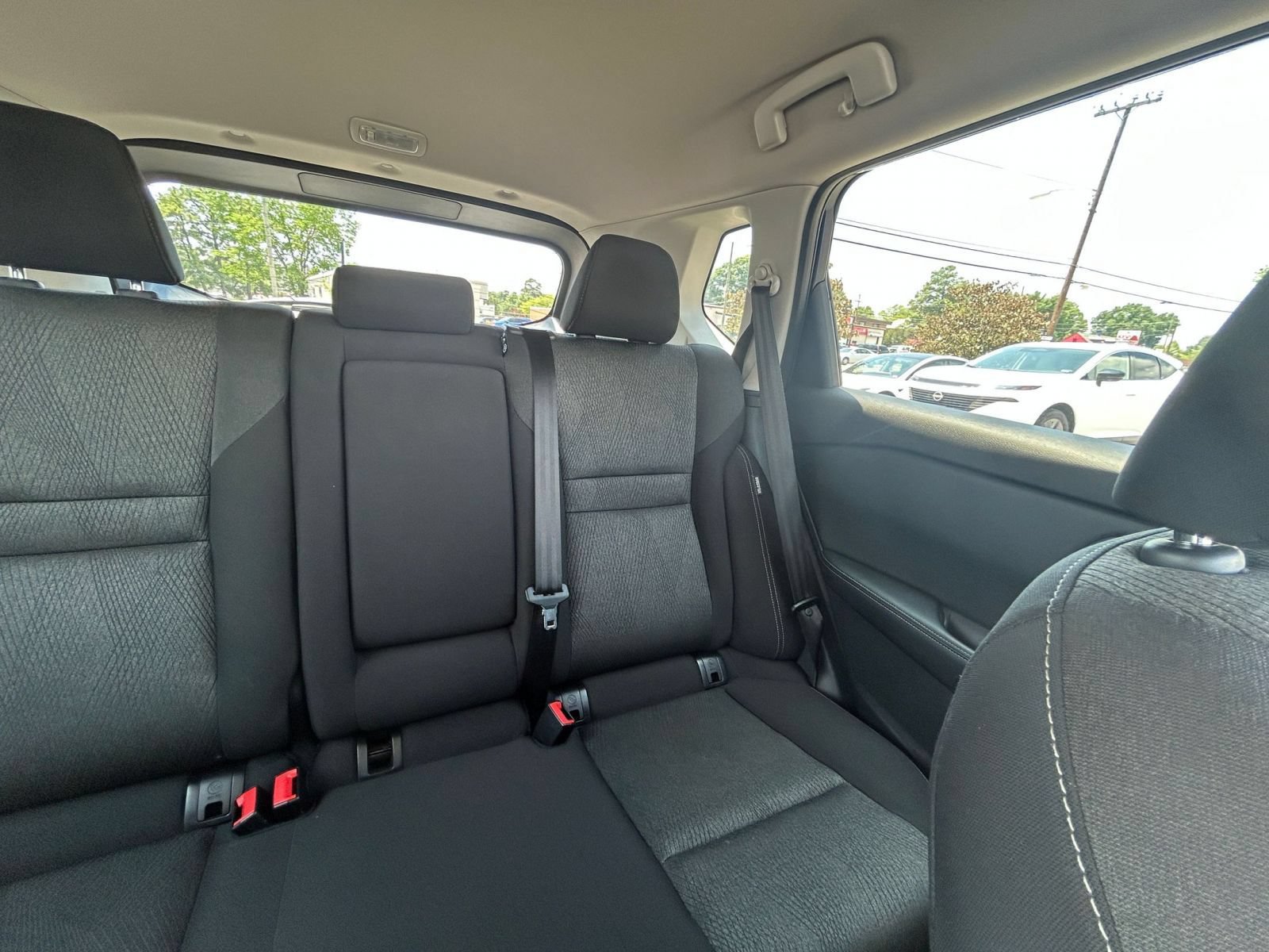 Used 2025 Nissan Rogue SV FWD image 39