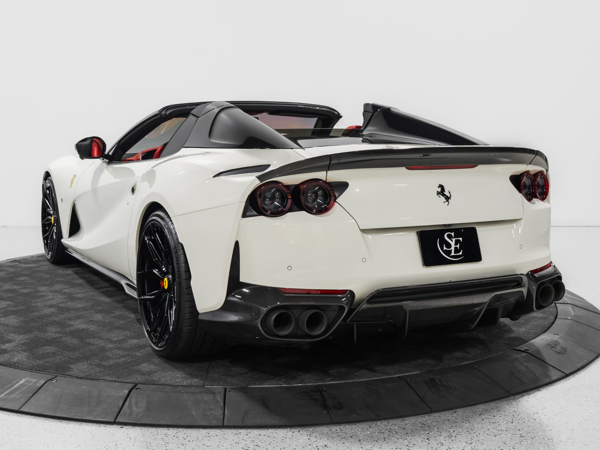 Used 2023 Ferrari 812 GTS RWD image 6