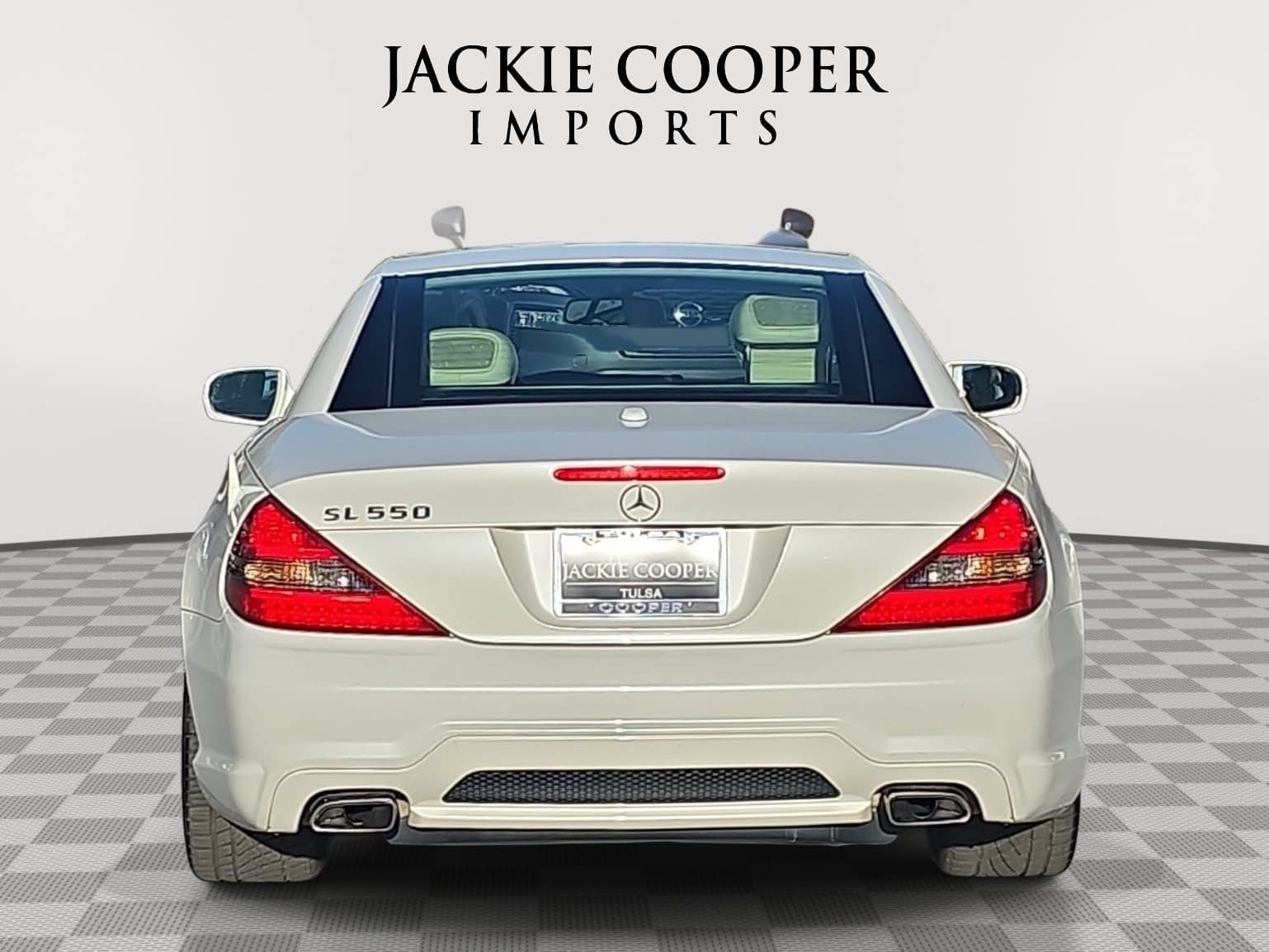 Used 2011 Mercedes-Benz SL 550 image 6