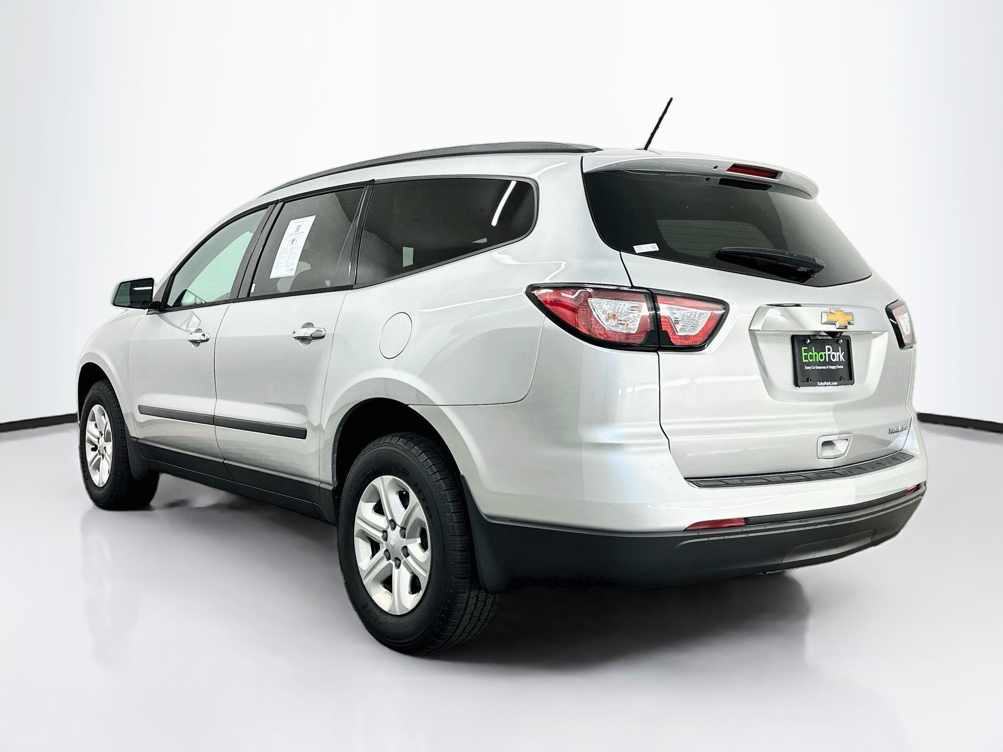 Used 2015 Chevrolet Traverse LS FWD image 5
