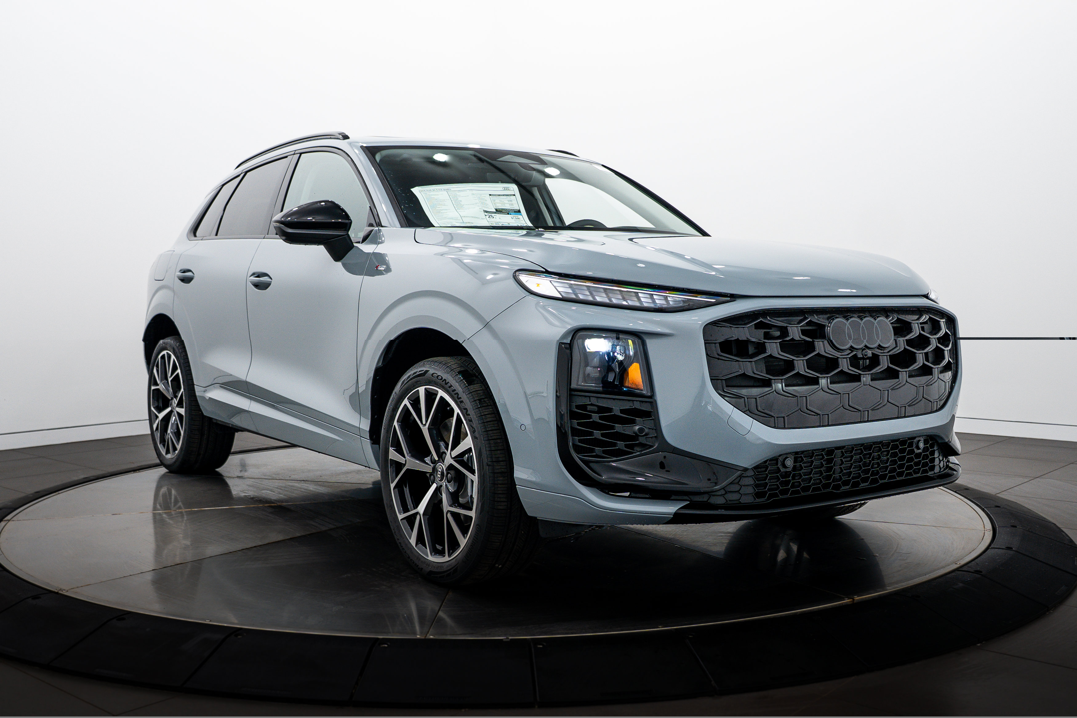 New 2026 Audi Q3 quattro 2.0T AWD/4WD image 2