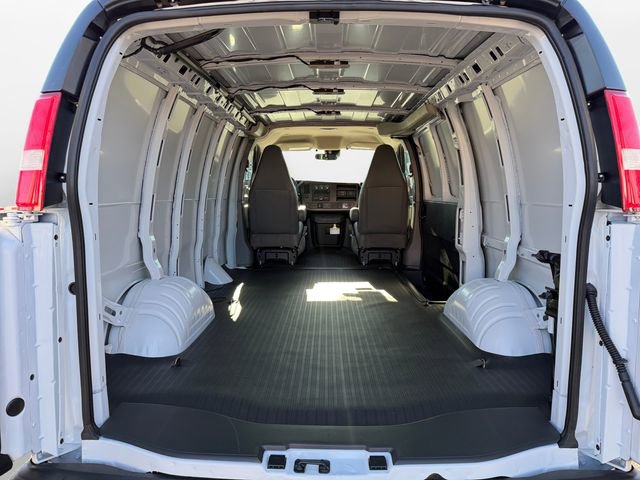 New 2025 Chevrolet Express 3500 w/ Driver Convenience Package image 13