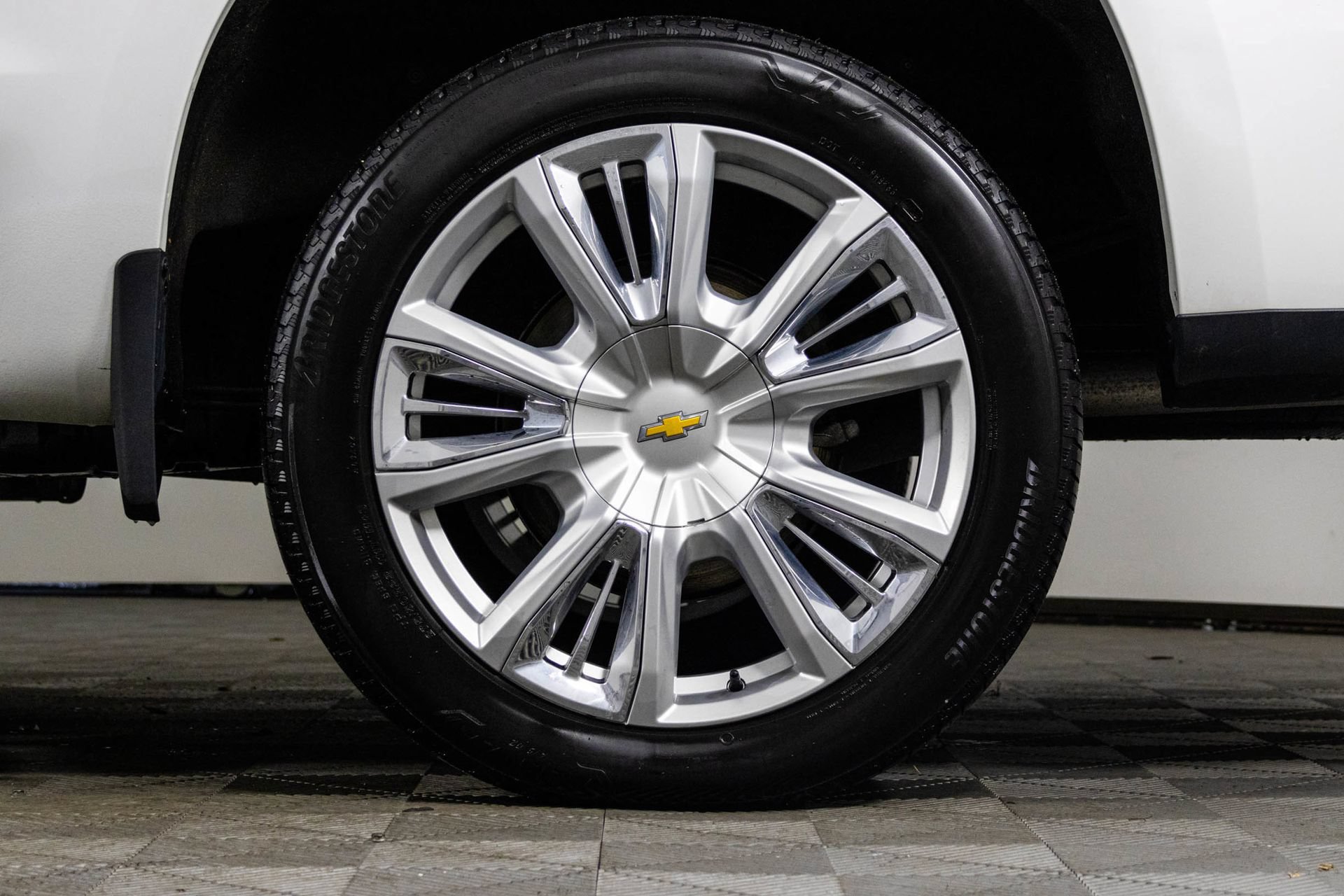 Used 2024 Chevrolet Silverado 1500 High Country w/ High Country Premium Package AWD/4WD image 47
