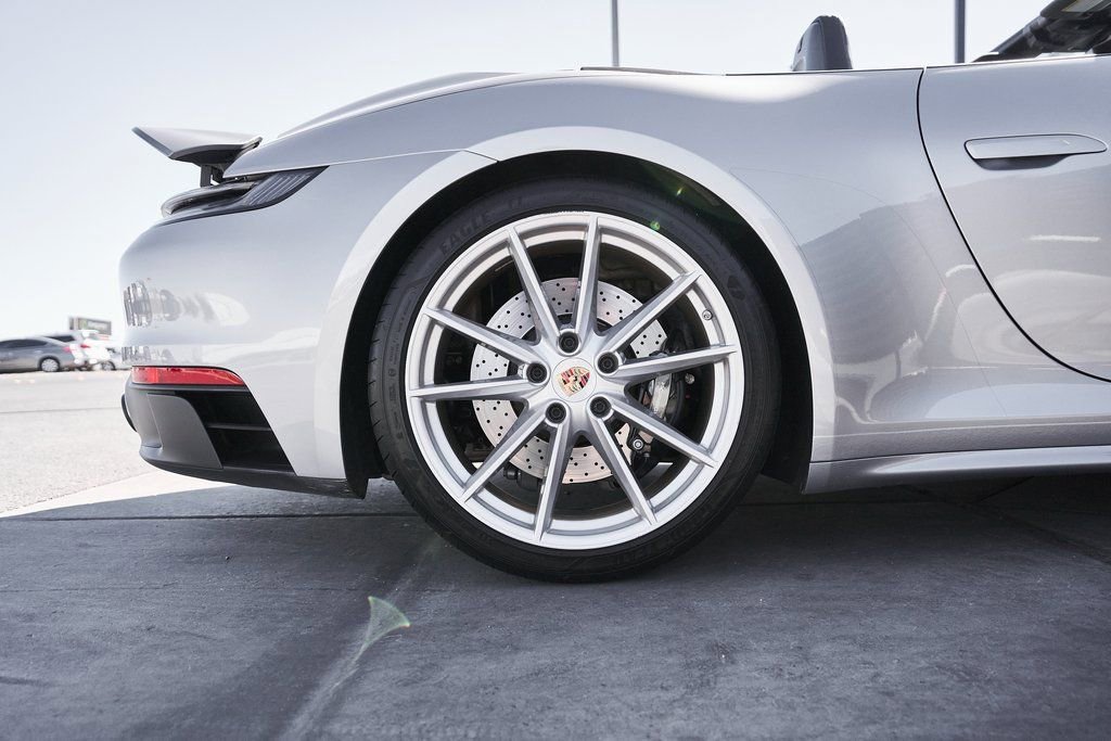 Used 2024 Porsche 911 Carrera GTS w/ Premium Package image 18