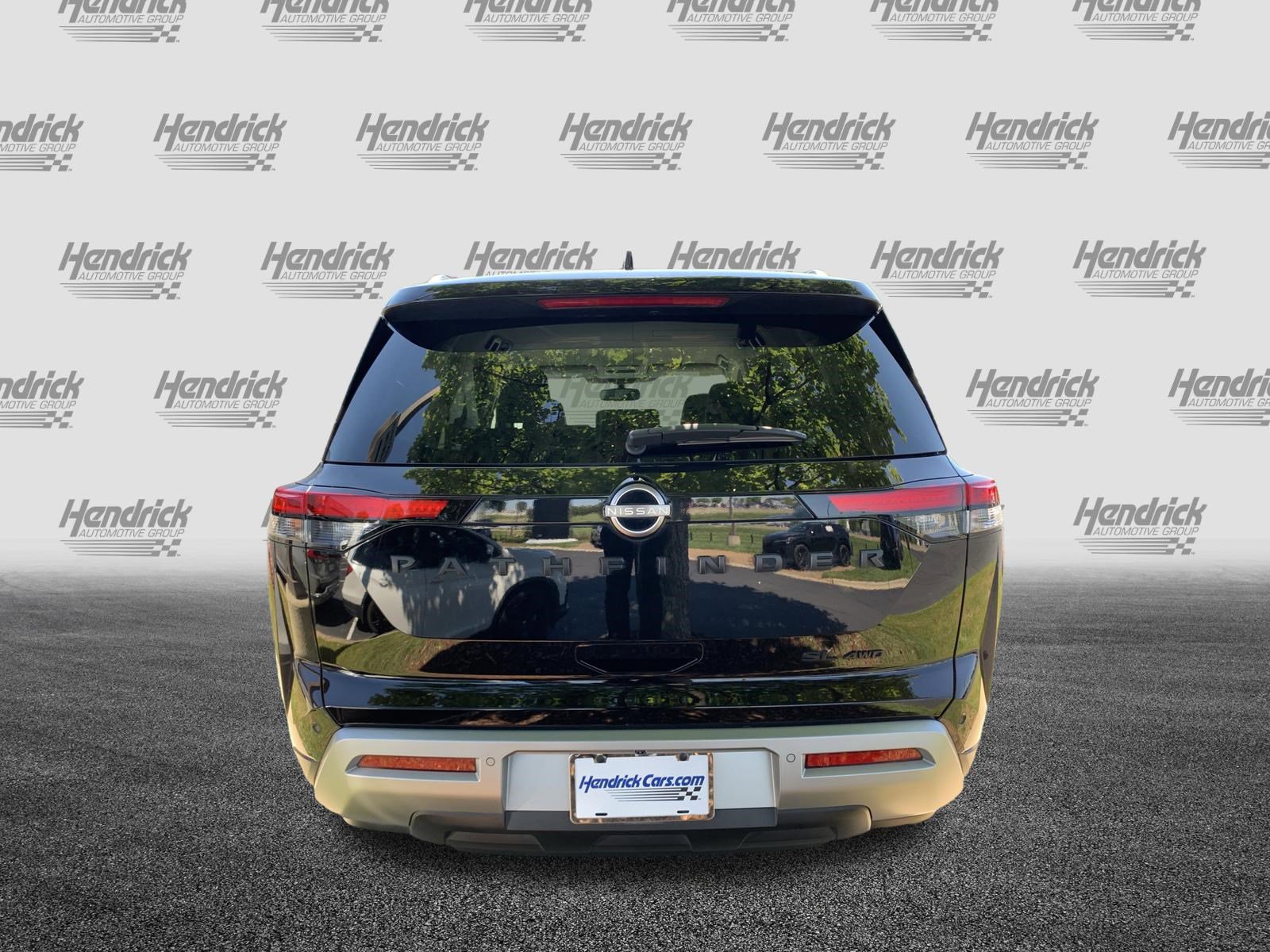 Used 2022 Nissan Pathfinder SL w/ Lighting Package (N92) AWD/4WD image 9