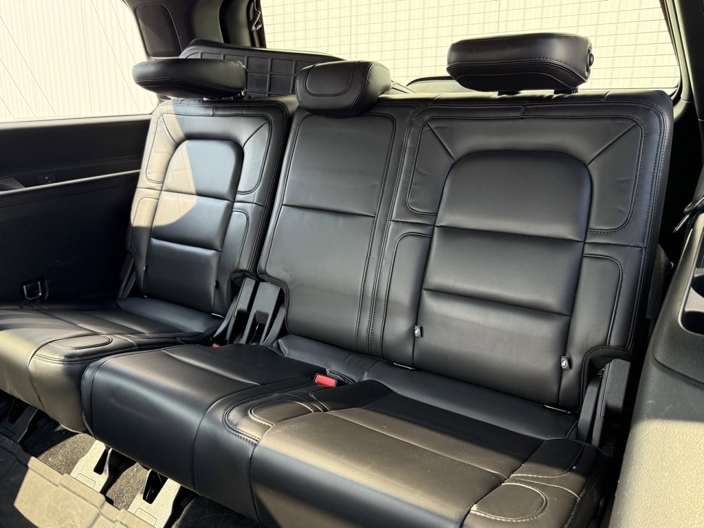 Used 2020 Lincoln Navigator Reserve w/ Luxury Package image 19
