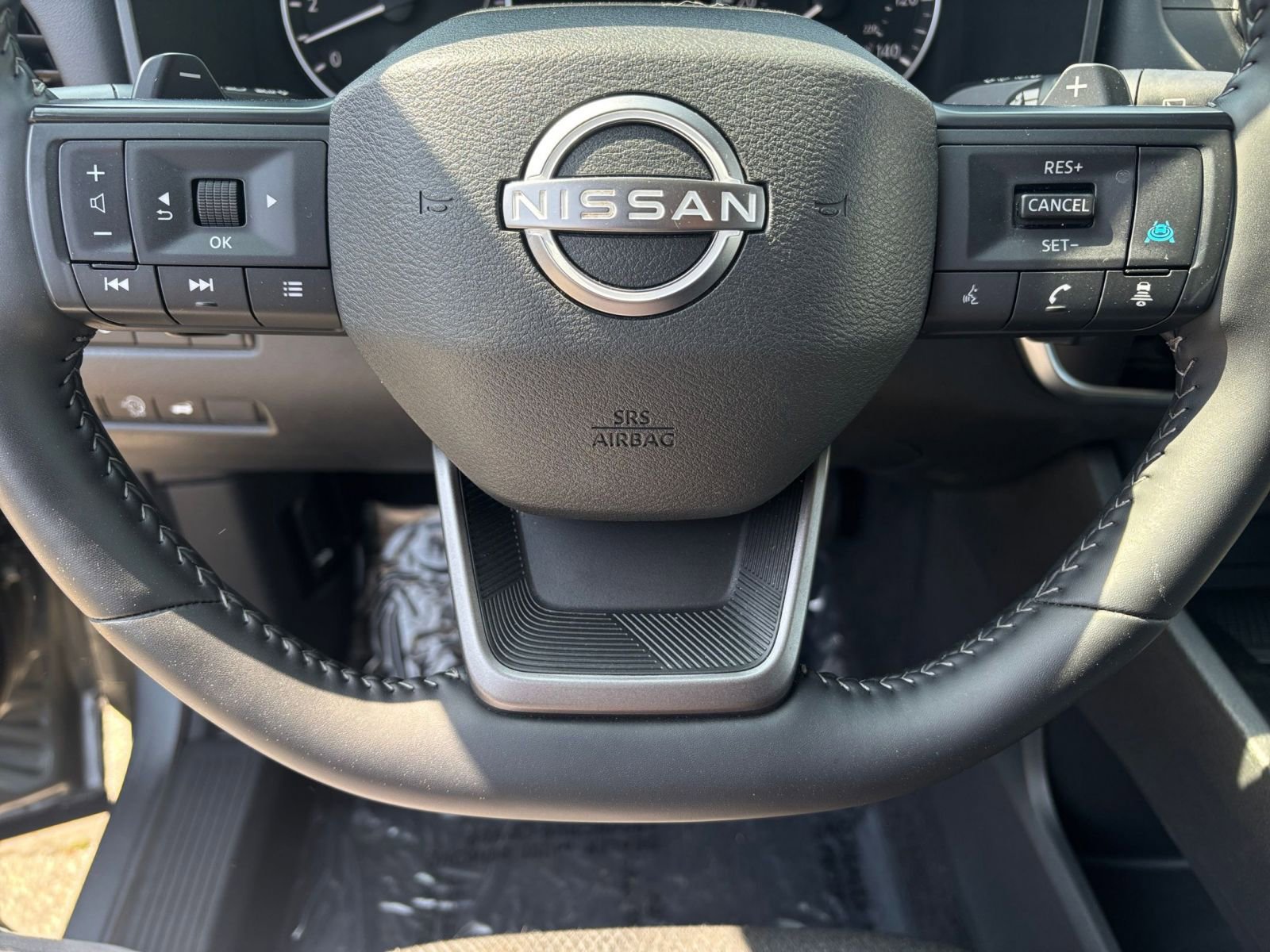 Used 2025 Nissan Rogue SV FWD image 35