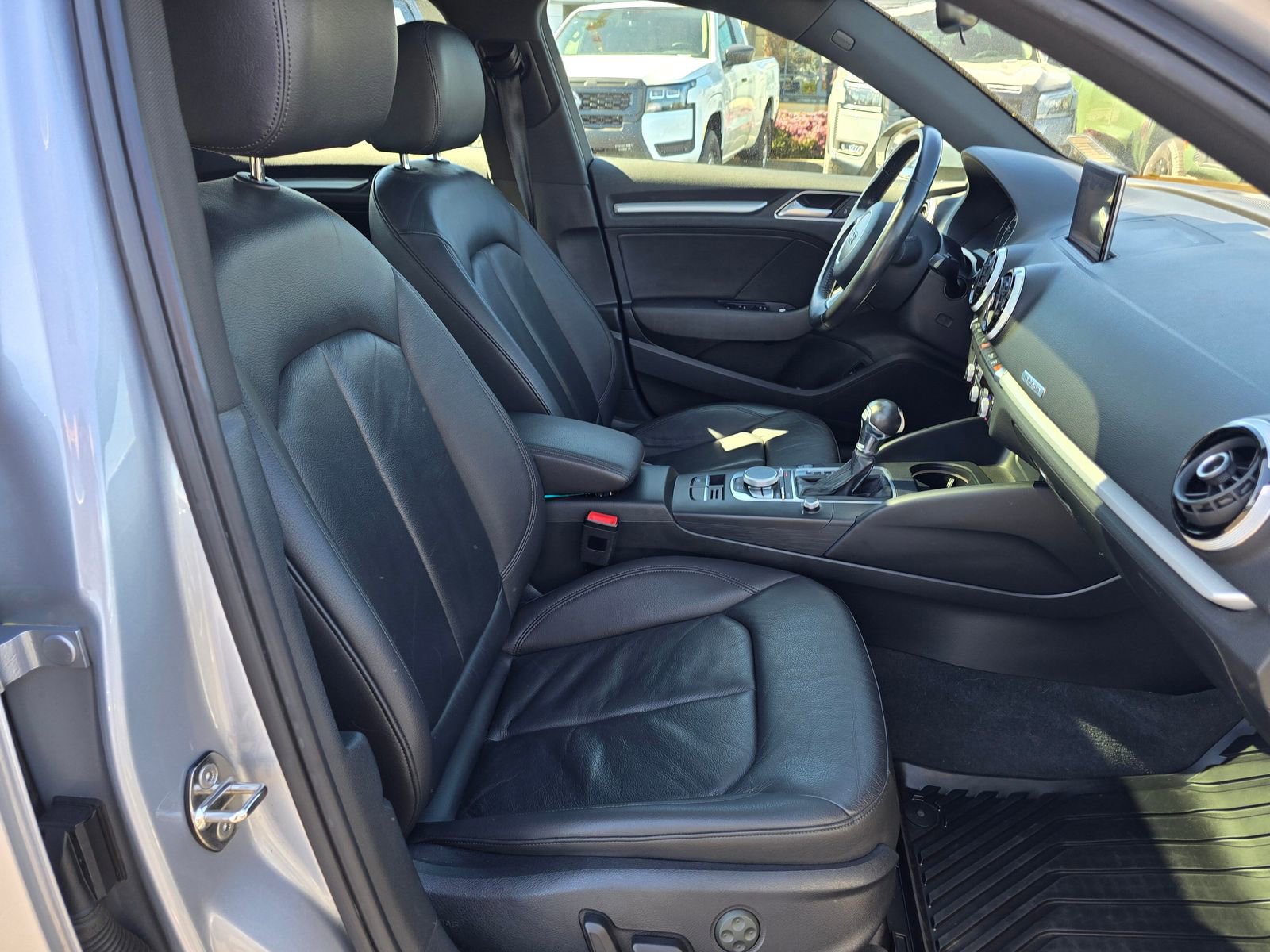 Used 2016 Audi A3 e-tron Premium w/ Audi MMI Navigation Plus image 39