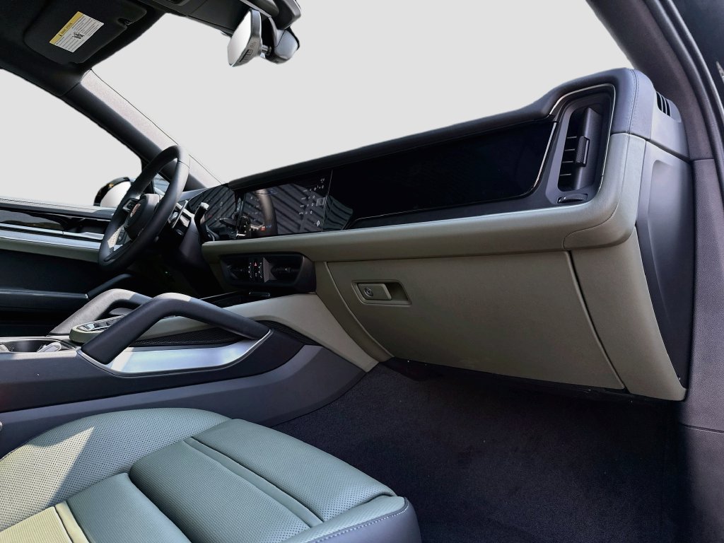 New 2026 Porsche Cayenne Coupe AWD/4WD image 30