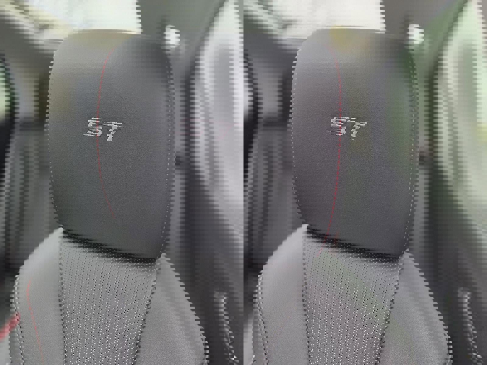 Certified 2023 Buick Envision Essence w/ Sport Touring Package image 25