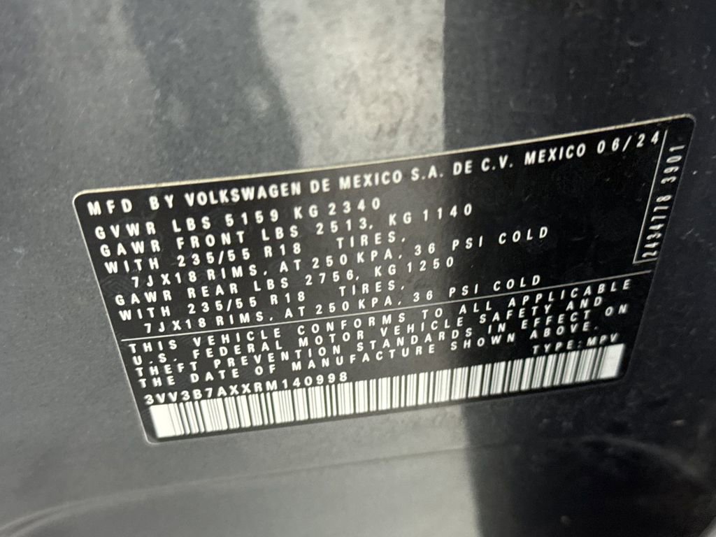 Used 2024 Volkswagen Tiguan SE image 29