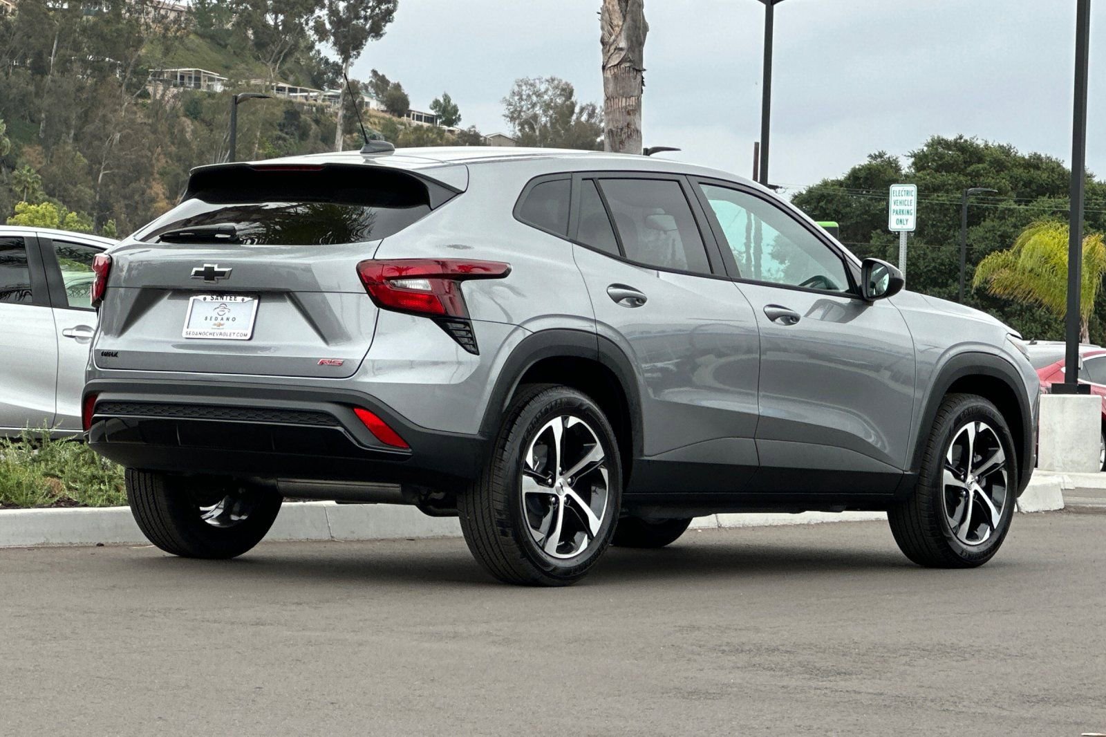 New 2026 Chevrolet Trax RS w/ Sunroof Package image 4
