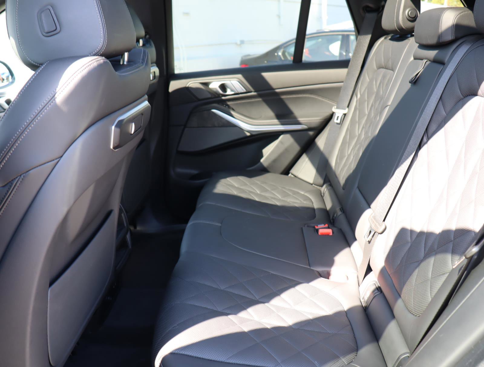 Used 2025 BMW X5 xDrive40i w/ Premium Package image 13