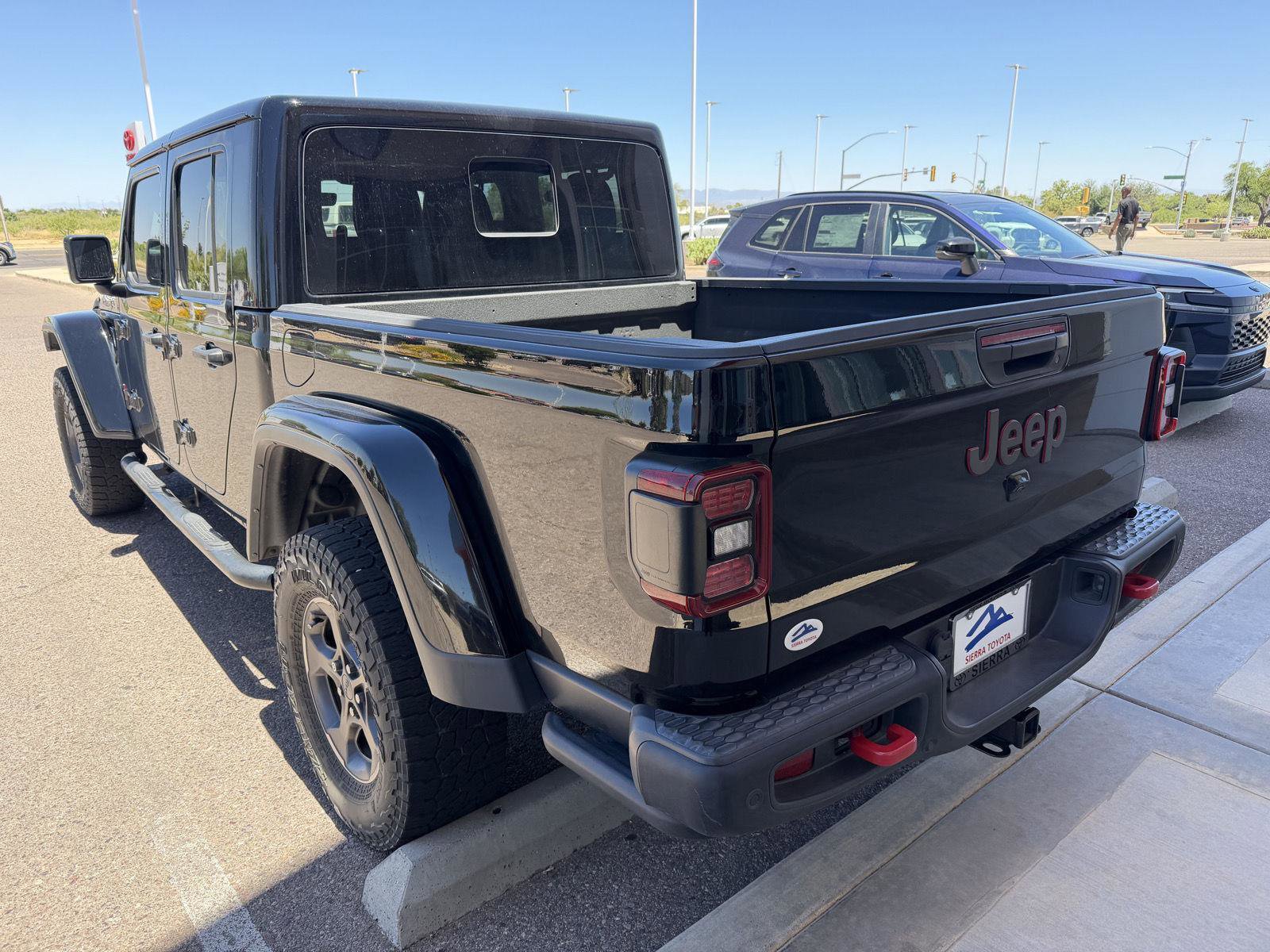 Used 2021 Jeep Gladiator Rubicon AWD/4WD image 4