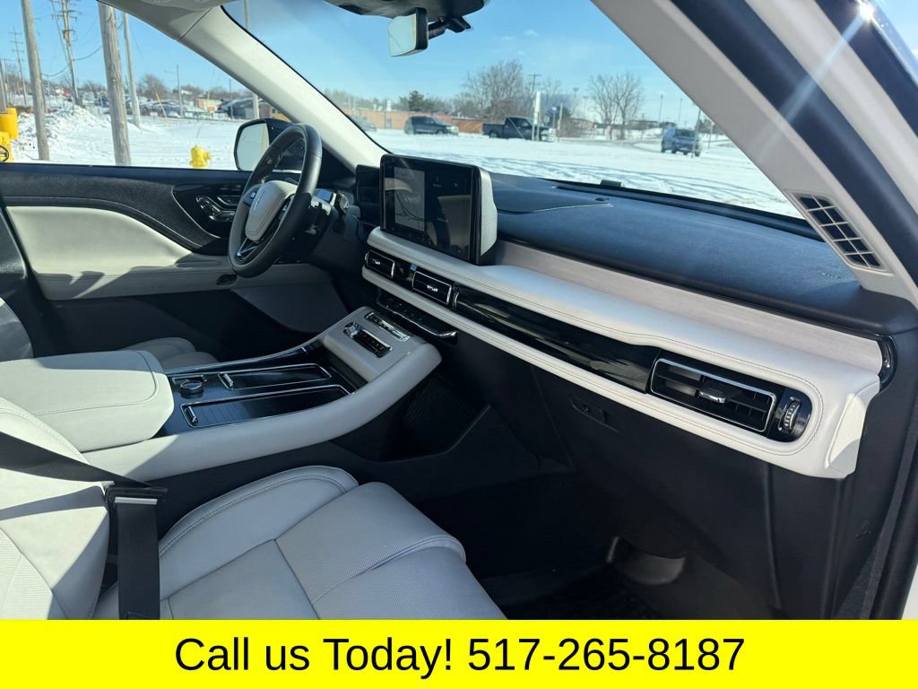 Used 2025 Lincoln Aviator Reserve w/ Equipment Group 201A AWD/4WD image 13