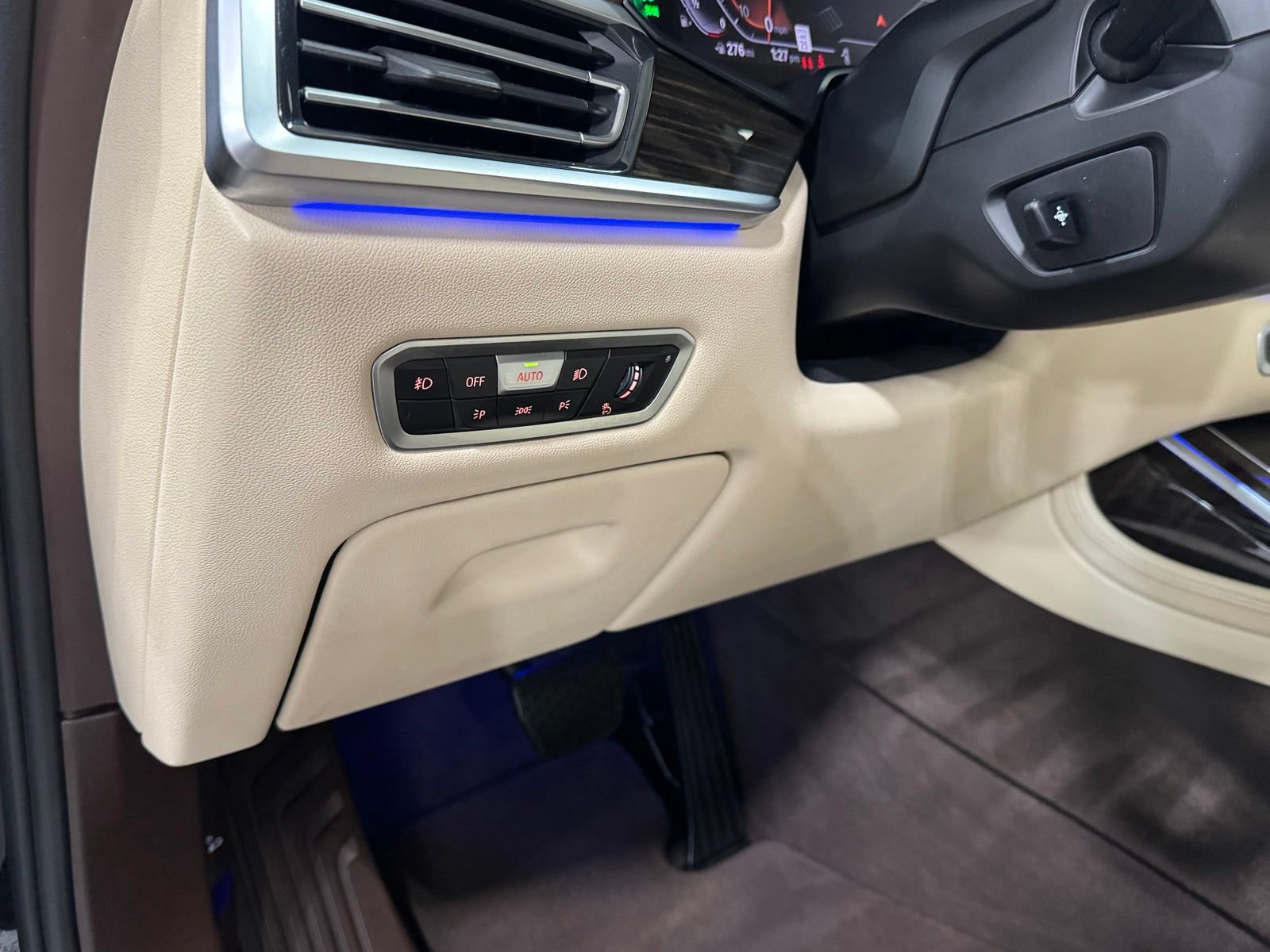 Used 2019 BMW X7 xDrive50i w/ Dynamic Handling Package AWD/4WD image 19