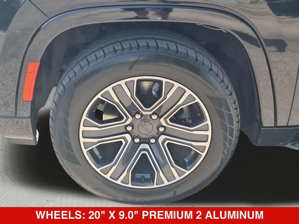 Used 2024 Jeep Wagoneer L Series II w/ Flexible Seating Group AWD/4WD image 13