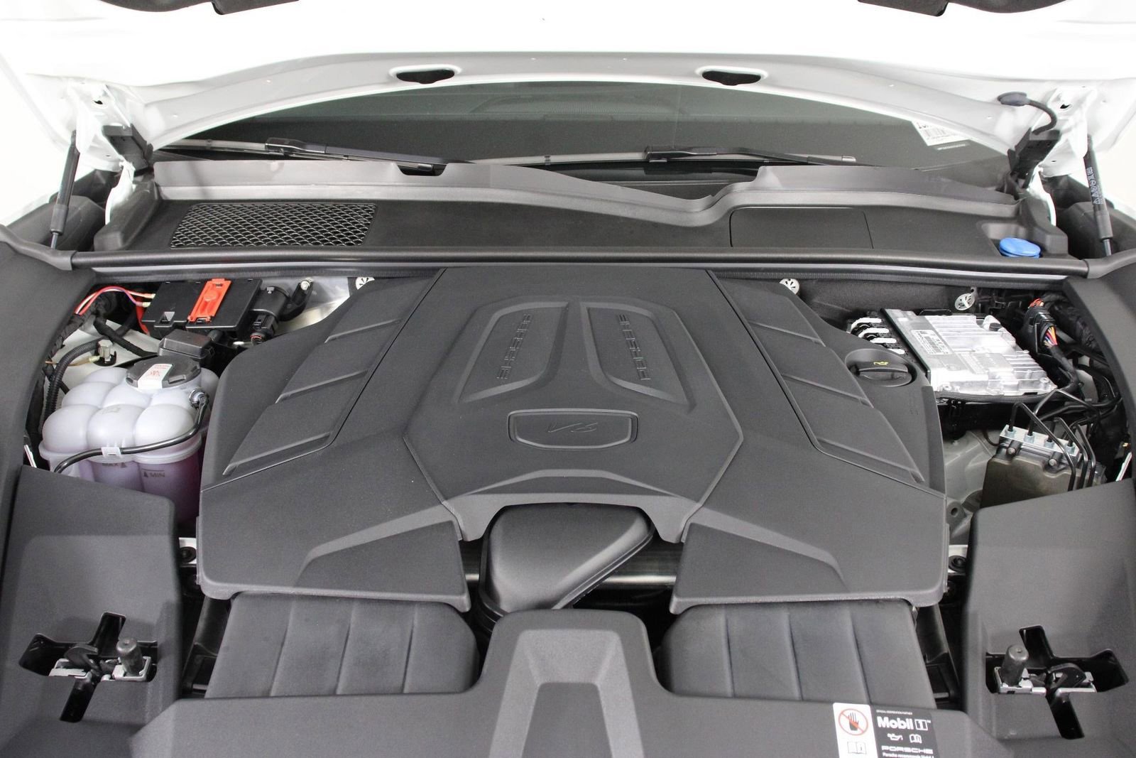 Certified 2025 Porsche Cayenne image 26