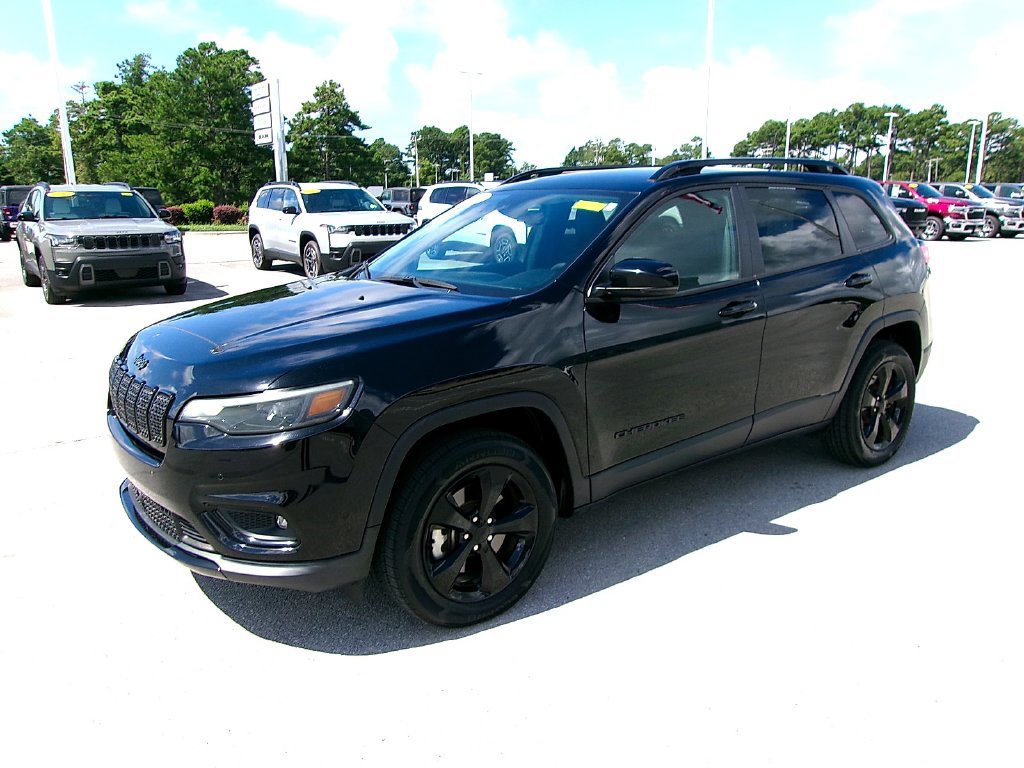 Used 2023 Jeep Cherokee Altitude Lux