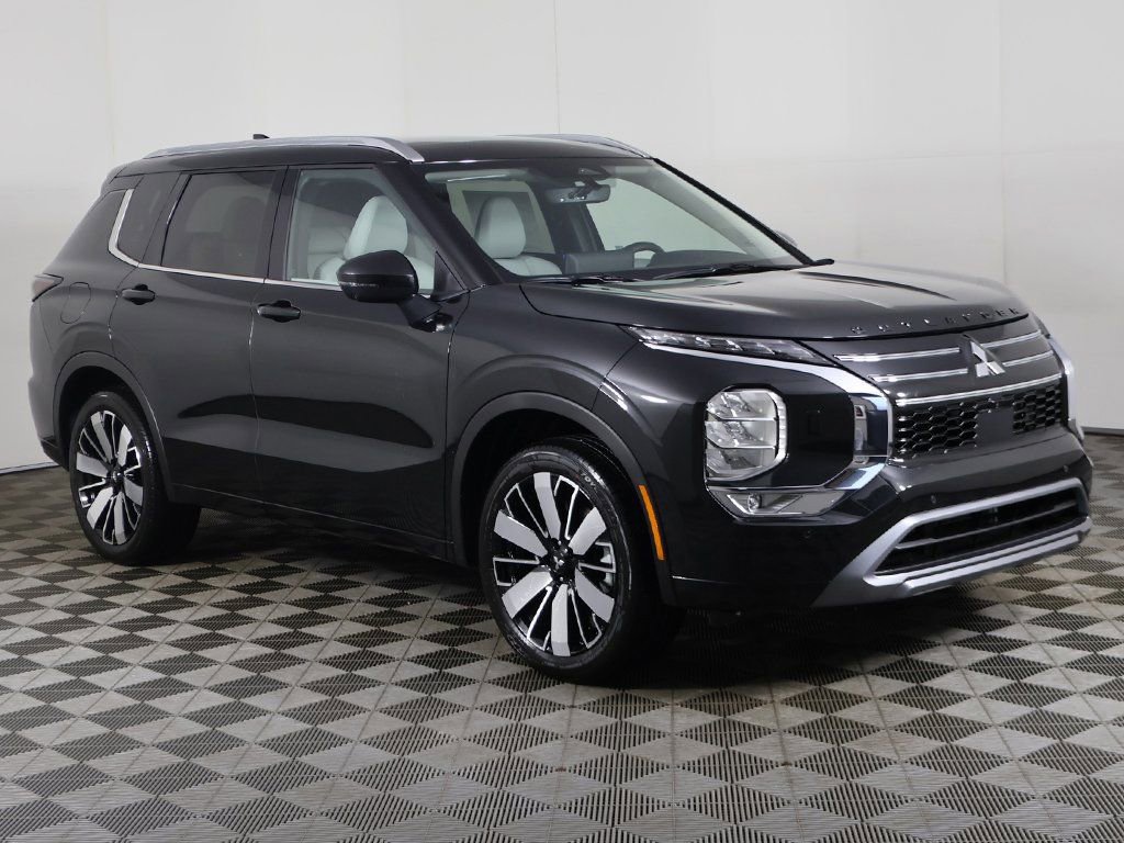 New 2025 Mitsubishi Outlander SEL image 2