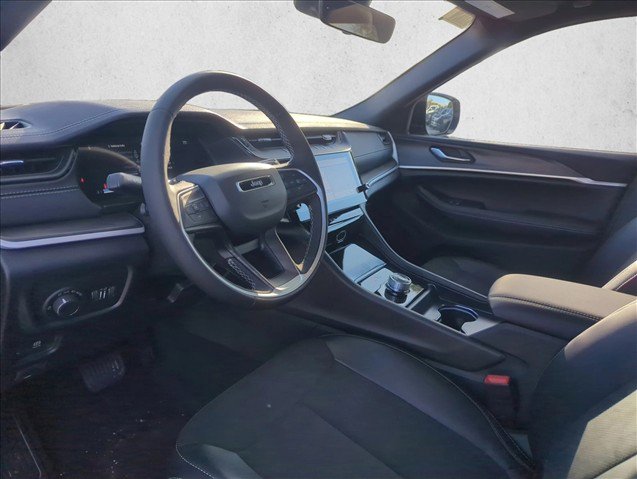 New 2026 Jeep Grand Cherokee Altitude RWD image 3