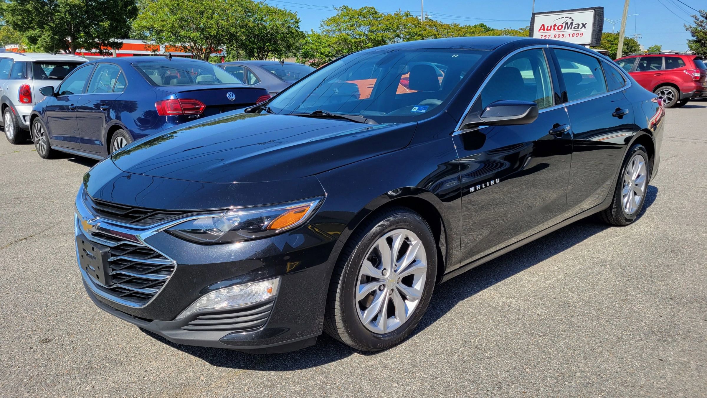 Used 2019 Chevrolet Malibu LT FWD image 1