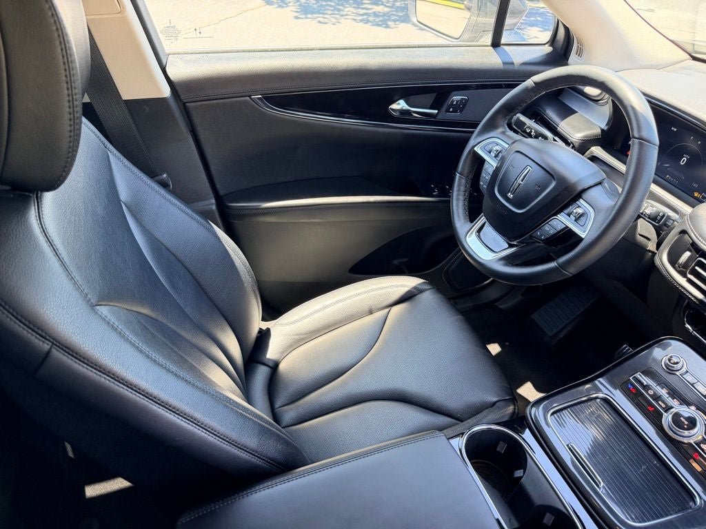 Used 2023 Lincoln Nautilus AWD w/ Premium Package image 14