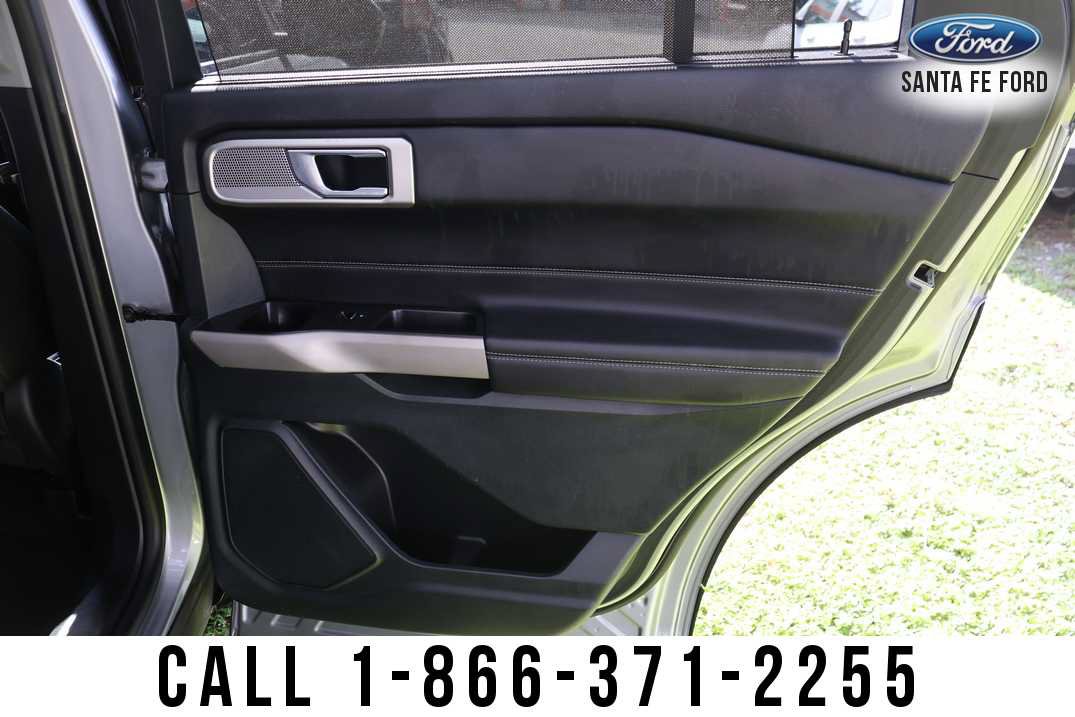 Used 2024 Ford Explorer Limited RWD image 19