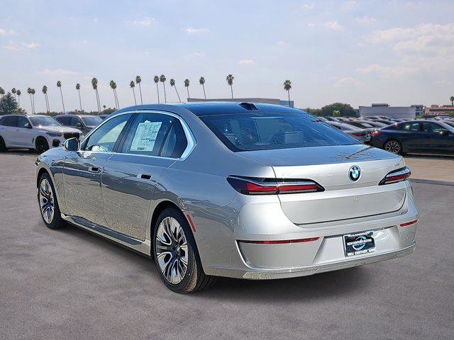 New 2025 BMW i7 xDrive60 w/ Premium Package image 7