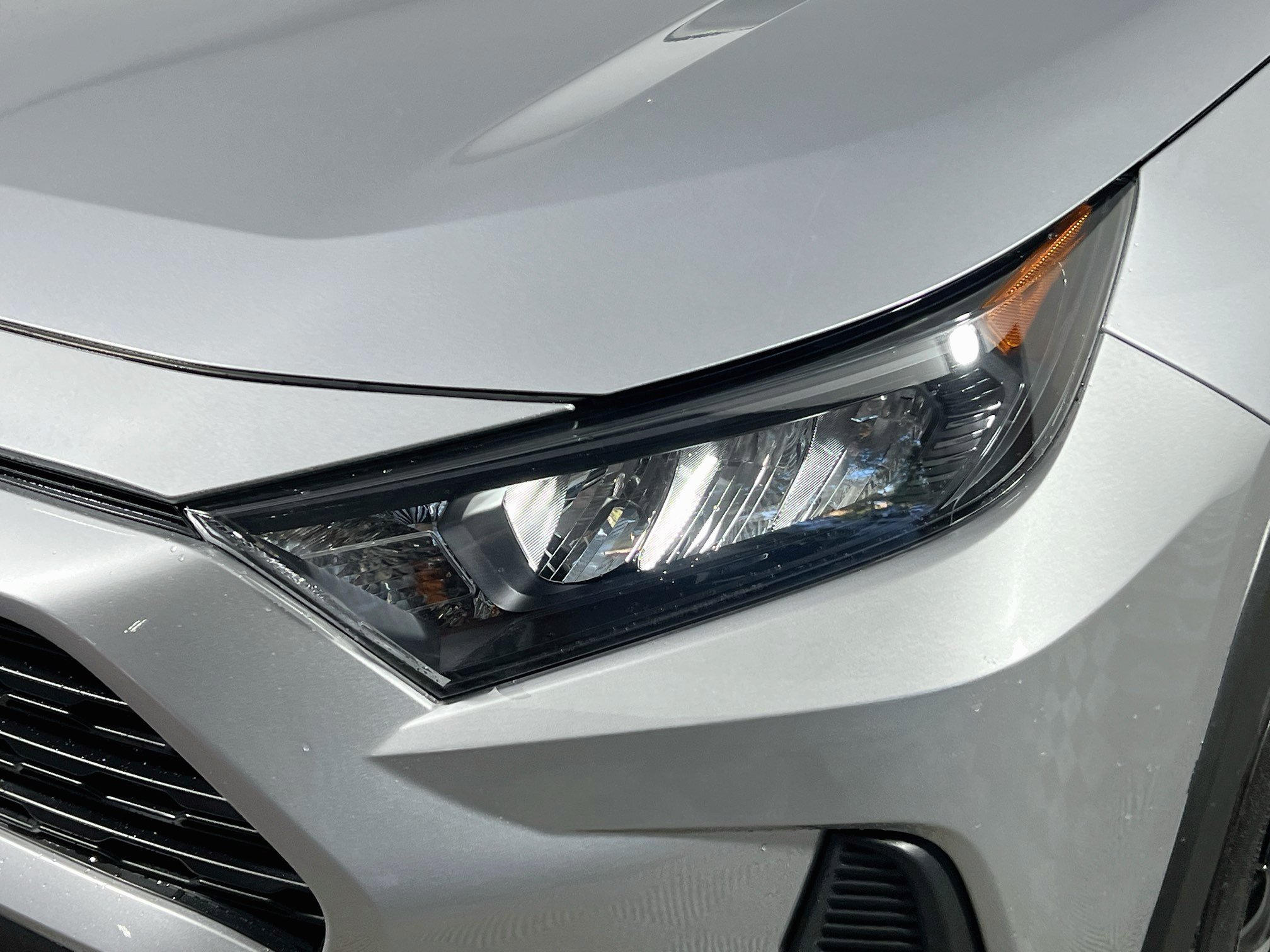 Used 2022 Toyota RAV4 LE FWD image 12