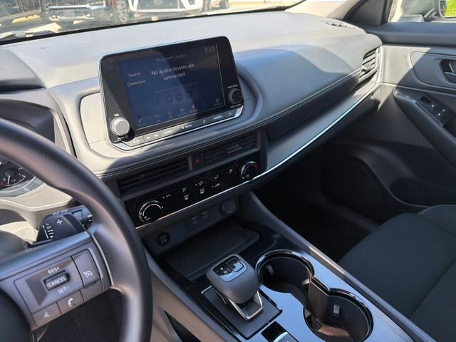 Used 2024 Nissan Rogue S AWD/4WD image 39