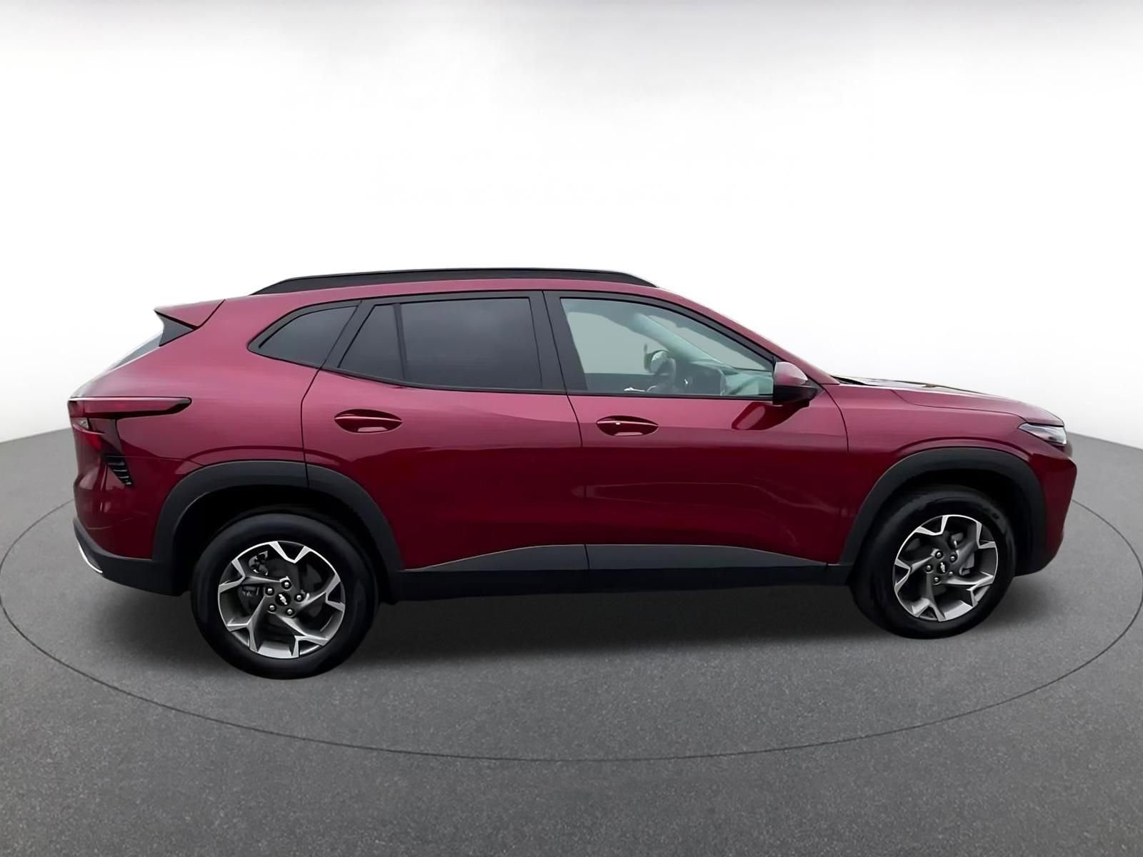 Used 2025 Chevrolet Trax LT w/ LT Convenience Package FWD image 16