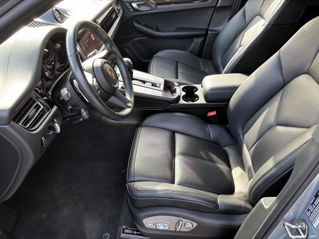 Certified 2024 Porsche Macan image 20
