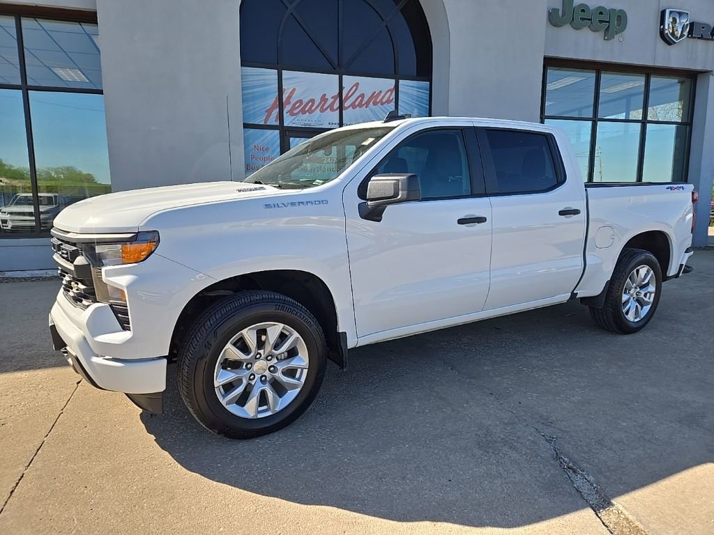 Used 2025 Chevrolet Silverado 1500 Custom AWD/4WD image 3
