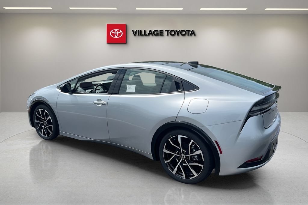 New 2026 Toyota Prius Plug-In Hybrid FWD image 3