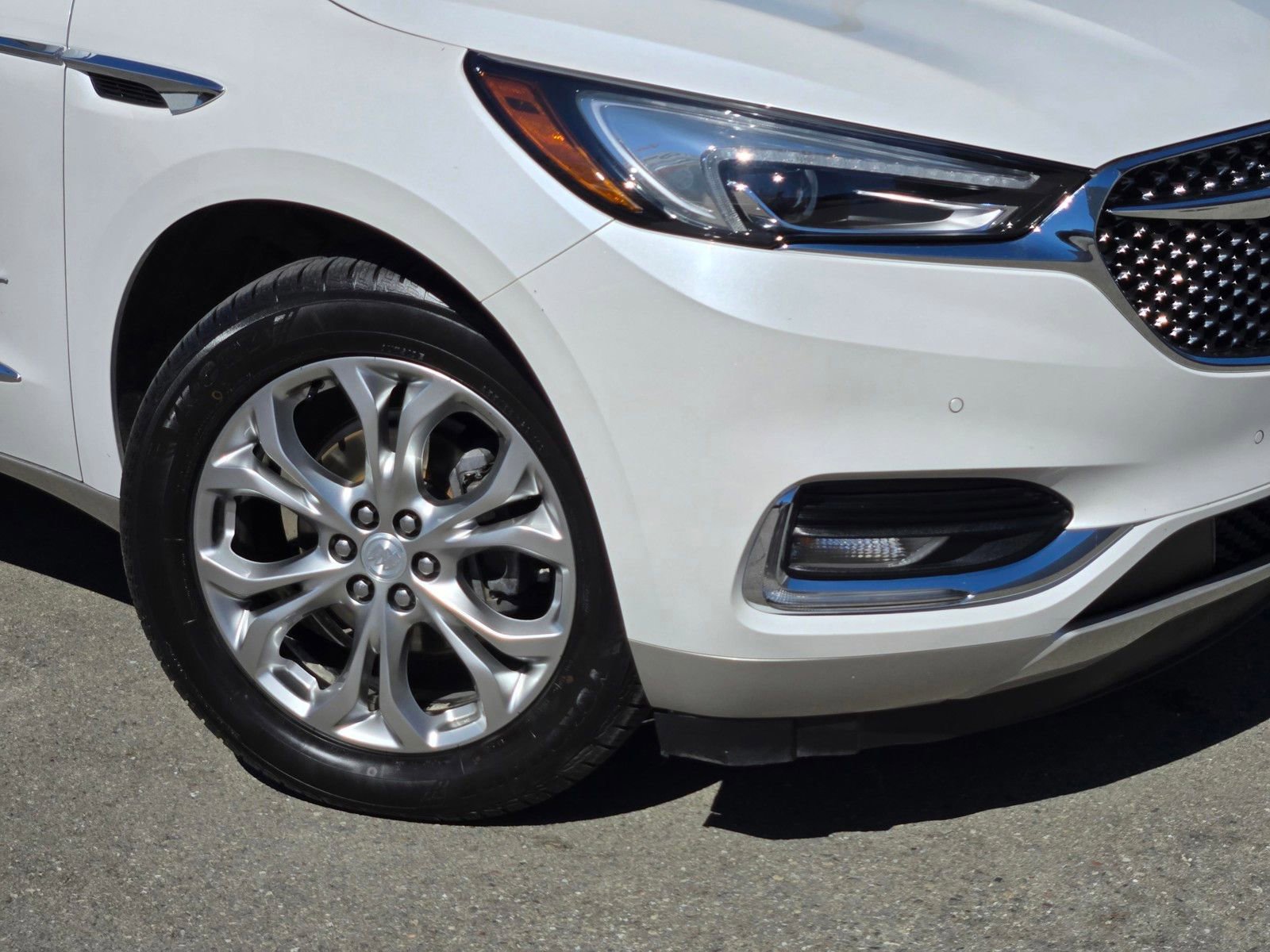 Used 2018 Buick Enclave Avenir w/ Avenir Technology Package image 9