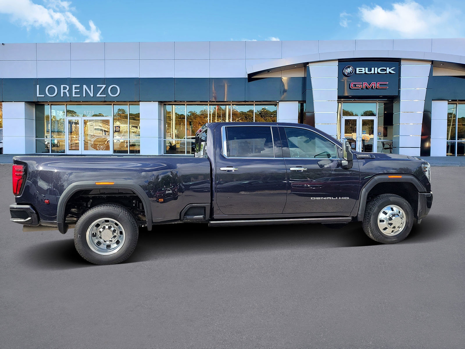 Used 2024 GMC Sierra 3500 Denali Ultimate image 4