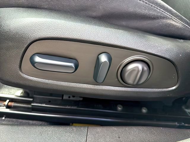 Used 2022 Chevrolet Malibu LT FWD image 18