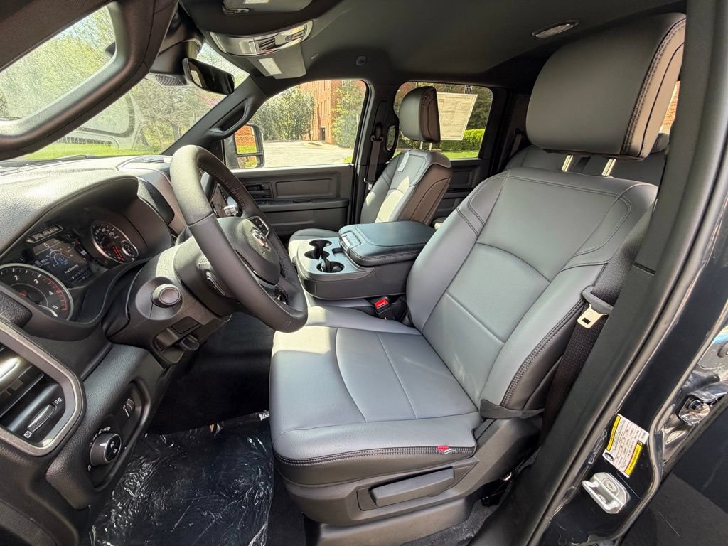 New 2026 RAM 3500 Tradesman AWD/4WD image 16