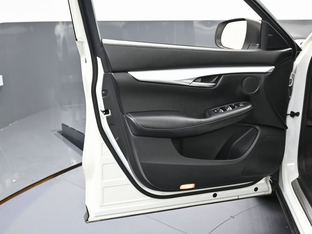 Used 2021 INFINITI QX50 Luxe w/ Appearance Package image 40