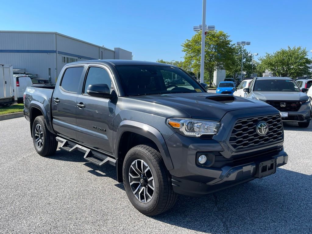 Used 2020 Toyota Tacoma TRD Sport AWD/4WD image 5