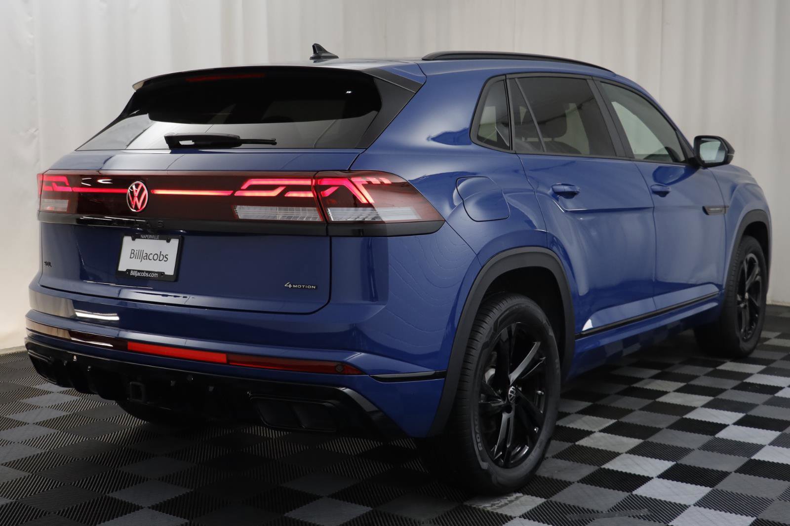 Used 2025 Volkswagen Atlas Cross Sport SEL R-Line image 16