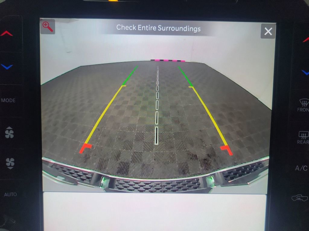 Used 2025 RAM 1500 Laramie AWD/4WD image 27