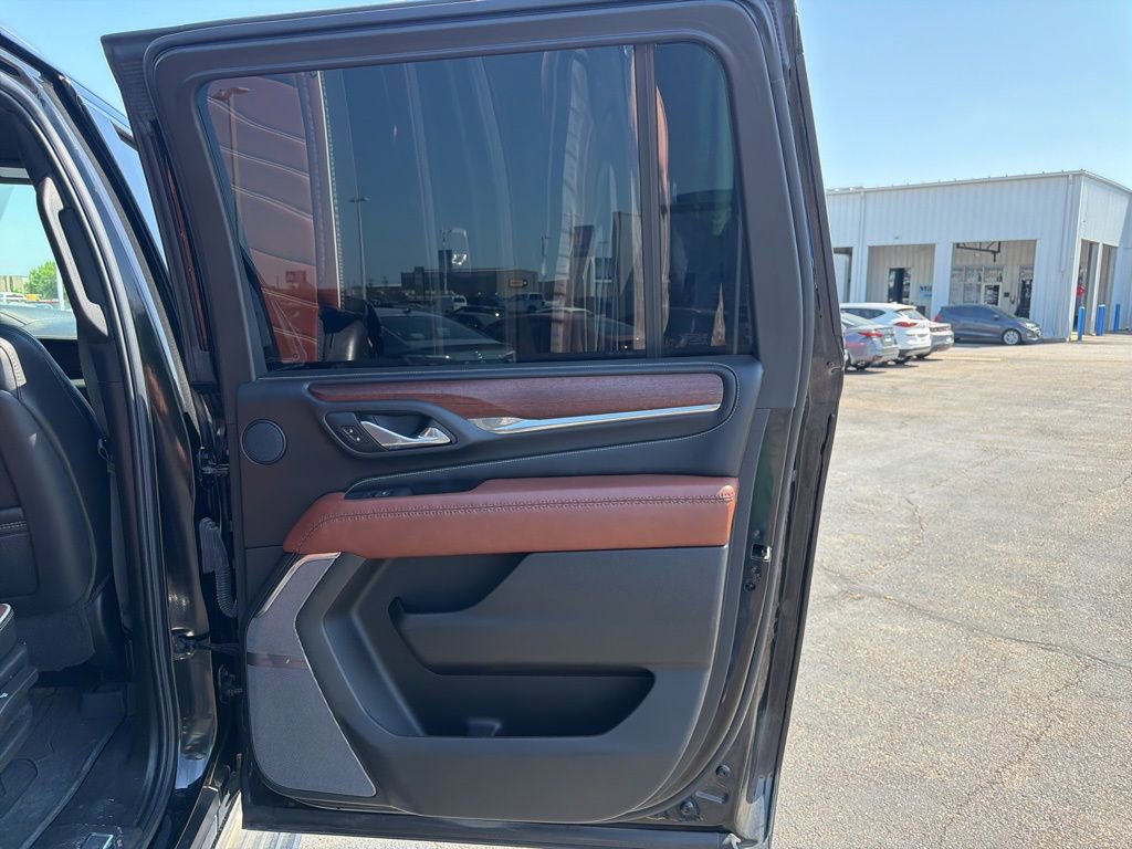 Used 2023 GMC Yukon XL Denali Ultimate image 31