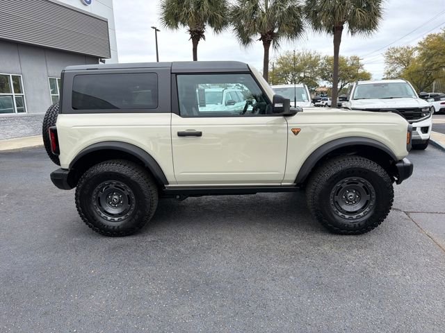 Used 2025 Ford Bronco Badlands image 9