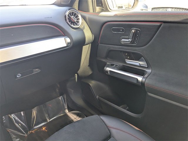 Used 2020 Mercedes-Benz GLB 250 image 19